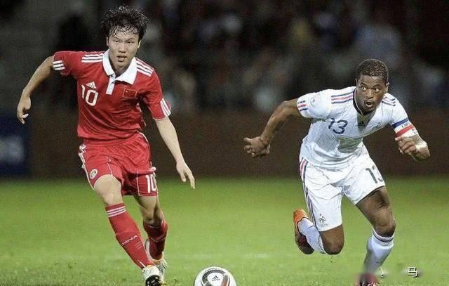 邓卓翔还能冲击中超吗,足球界的伤仲永