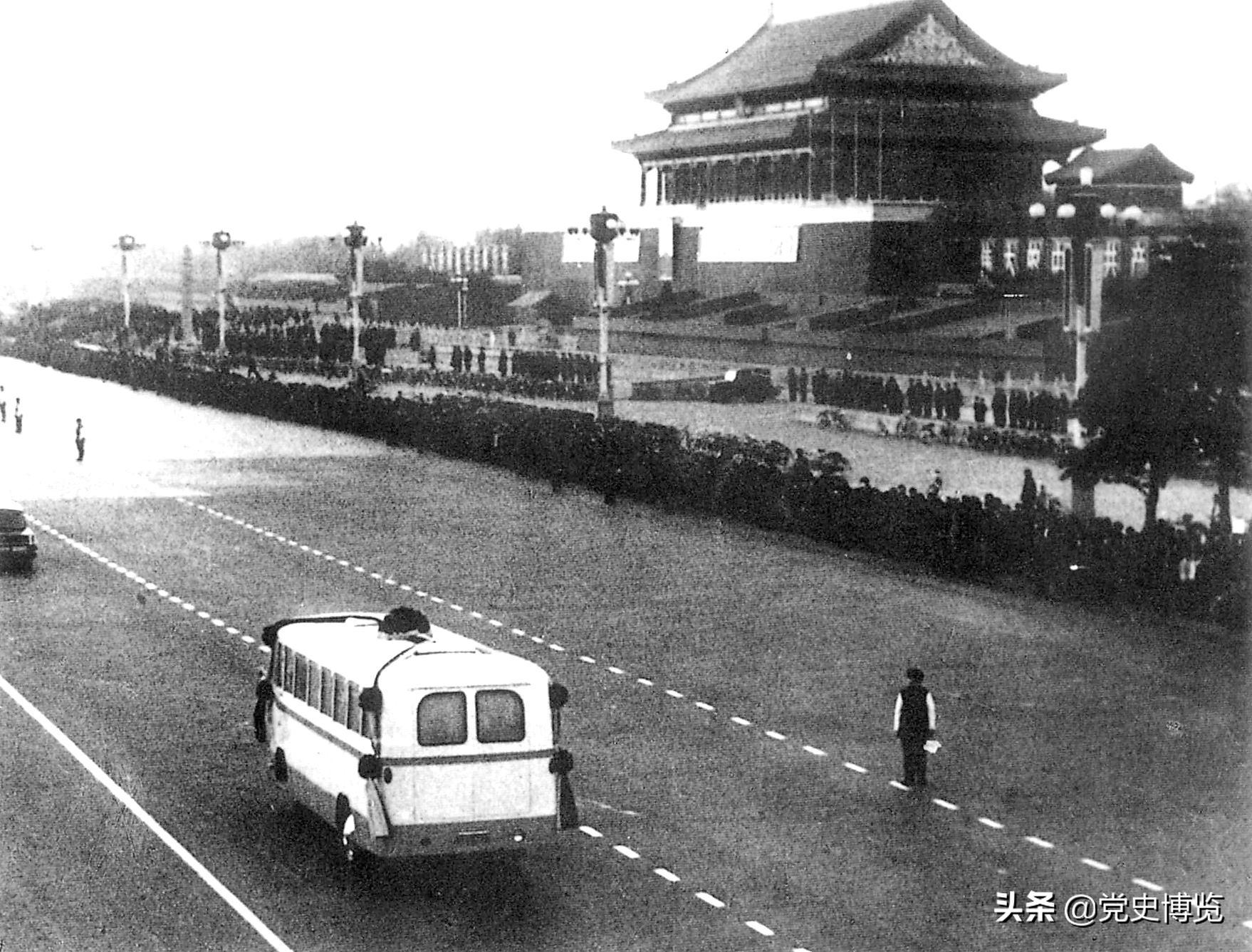 巨星陨落，思念成河：1976年，周恩来、*德朱**、毛*东泽**相继逝世