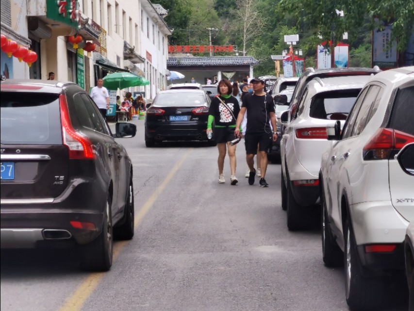 宿在驼梁，感受一种无忧的生活/郝贵云