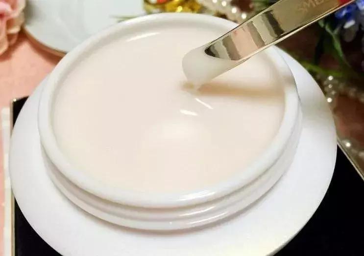 适合25岁面霜性价比,25岁的女生用什么面霜比较好