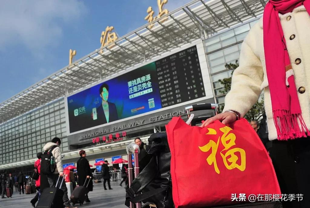 多地现场直击春运大幕今日开启,春运即将到来愿回家之路更顺畅