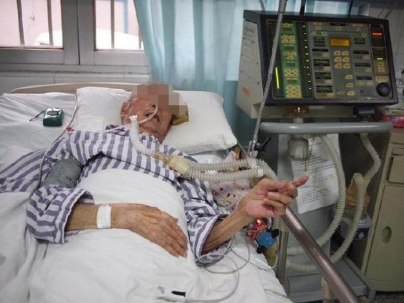 老人得了晚期肝癌应该告诉老人吗,老人得了肝癌晚期能活多长时间