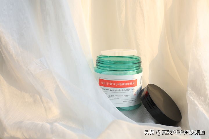 毛孔粗大黑头多脸爱出油怎么解决,毛孔粗大有黑头适合用什么洗面奶