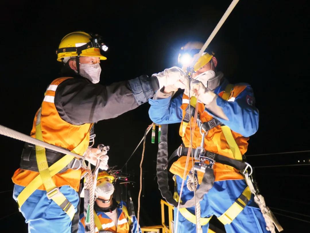 战疫情保春运铁路警察在行动,抗击疫情守护平安摄影征稿