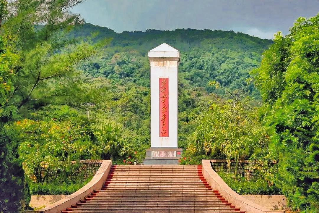 海南前十名的山岭,海南岛上有什么山脉