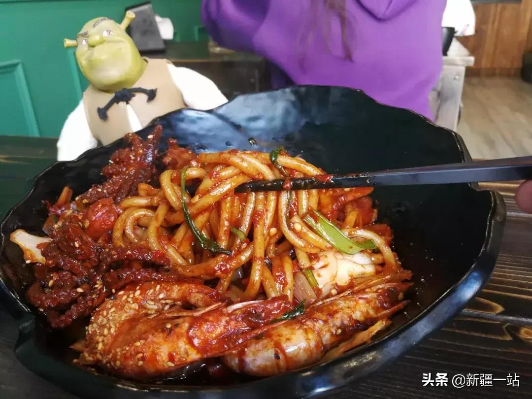 乌鲁木齐美食网红牛腩米粉,乌鲁木齐米粉推荐排行榜
