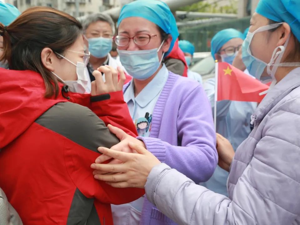 摆渡人南通,护送驰援武汉医疗队凯旋归来