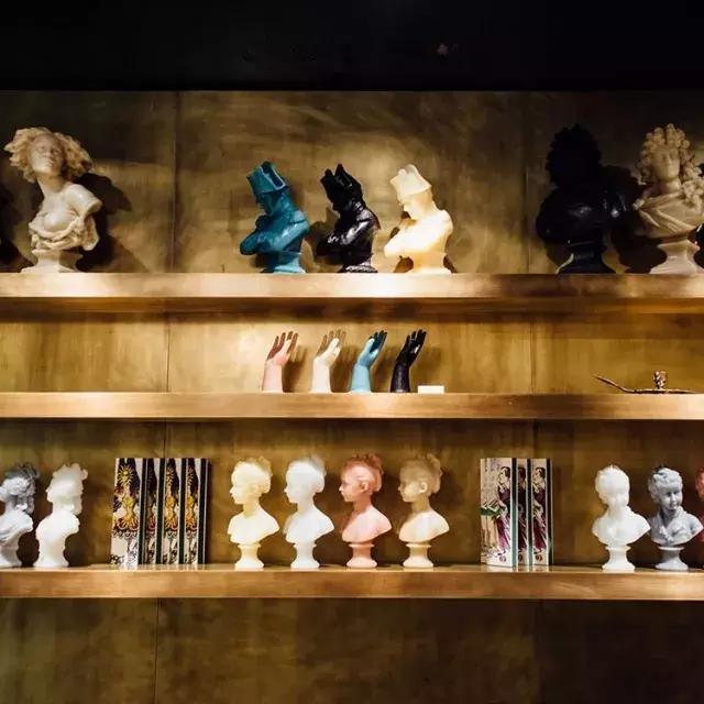 时髦精の恋物癖：易拉罐香水、玳瑁牙刷、“爱马仕”香氛...