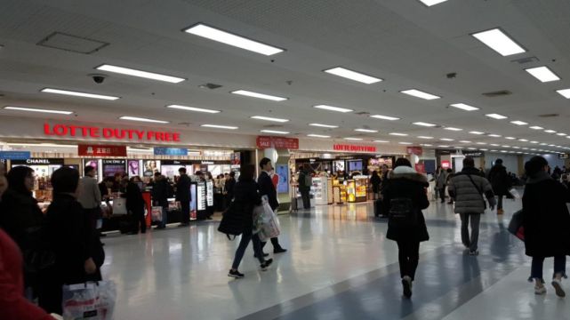 确诊人数暴增1万,韩国新冠确诊人数最新消息