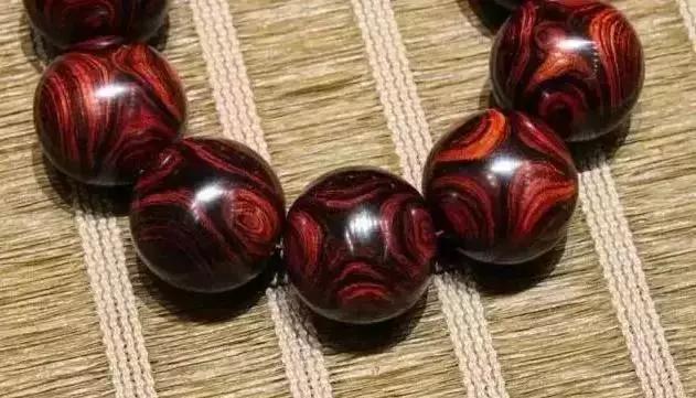 天价黄花梨手串,顶级海南黄花梨油梨老料手串价格