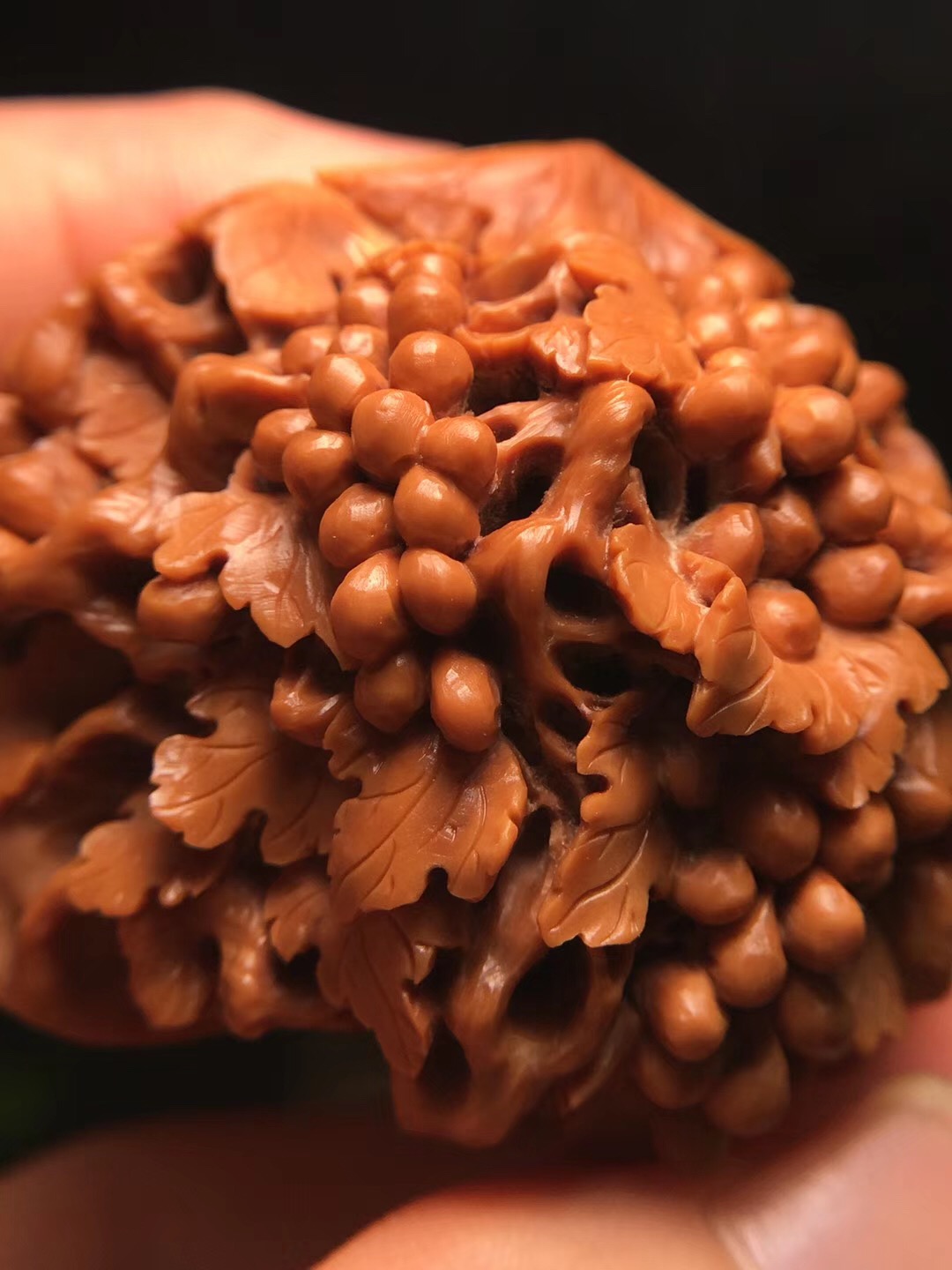 落地桃核发黑如何清洗,山桃核的正确清洗方法