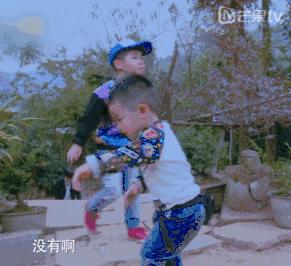 爸爸最可爱一瞬间,家有萌宝kimi和王诗龄太搞笑了