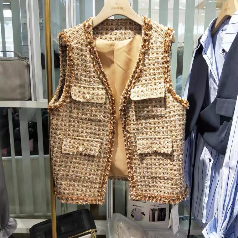 马甲怎么穿搭才好看,马甲怎么穿才好看