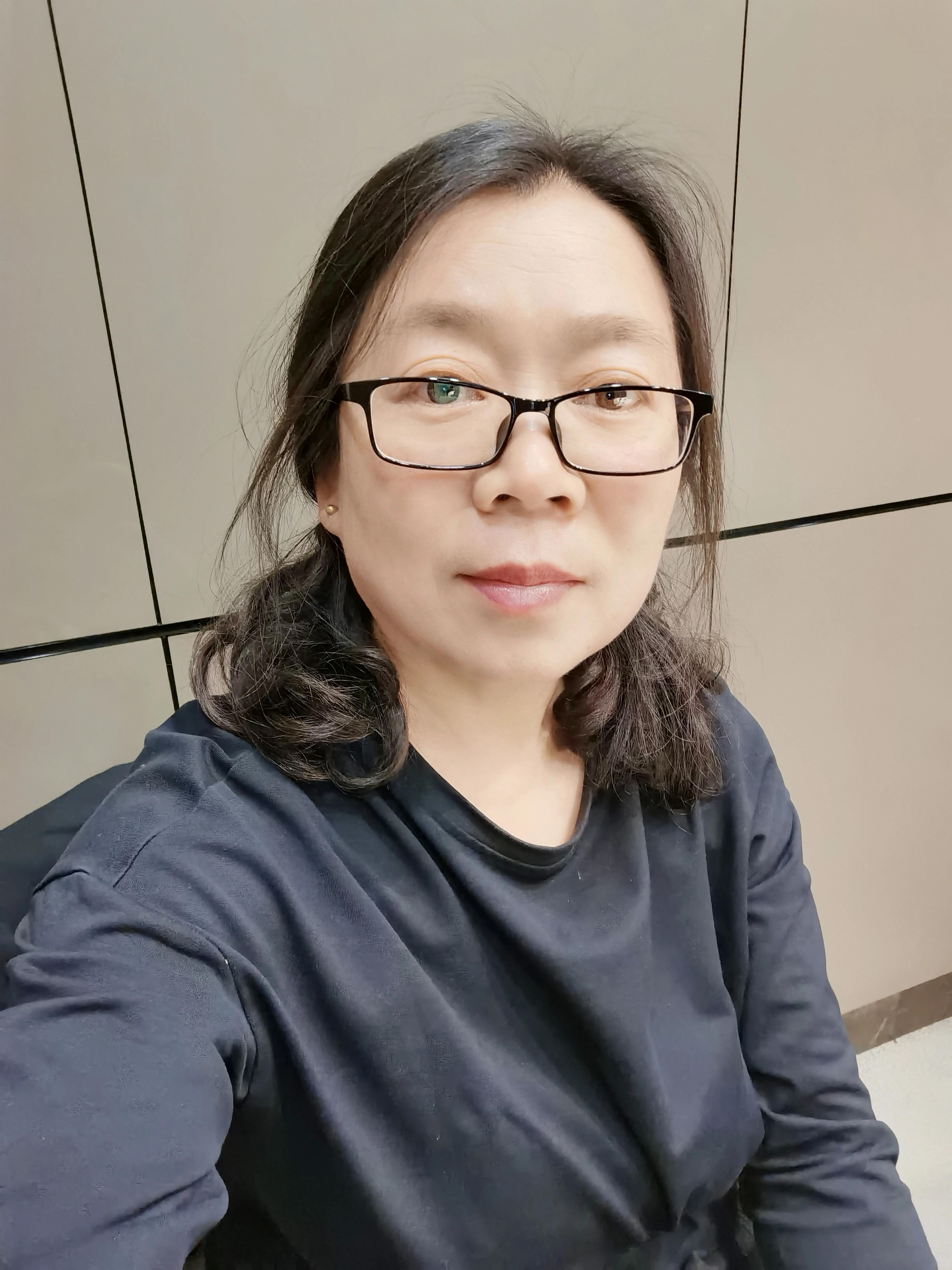 花俩月退休金买个新手机一疏忽弄丢了儿子定位发现手机在熟人车里