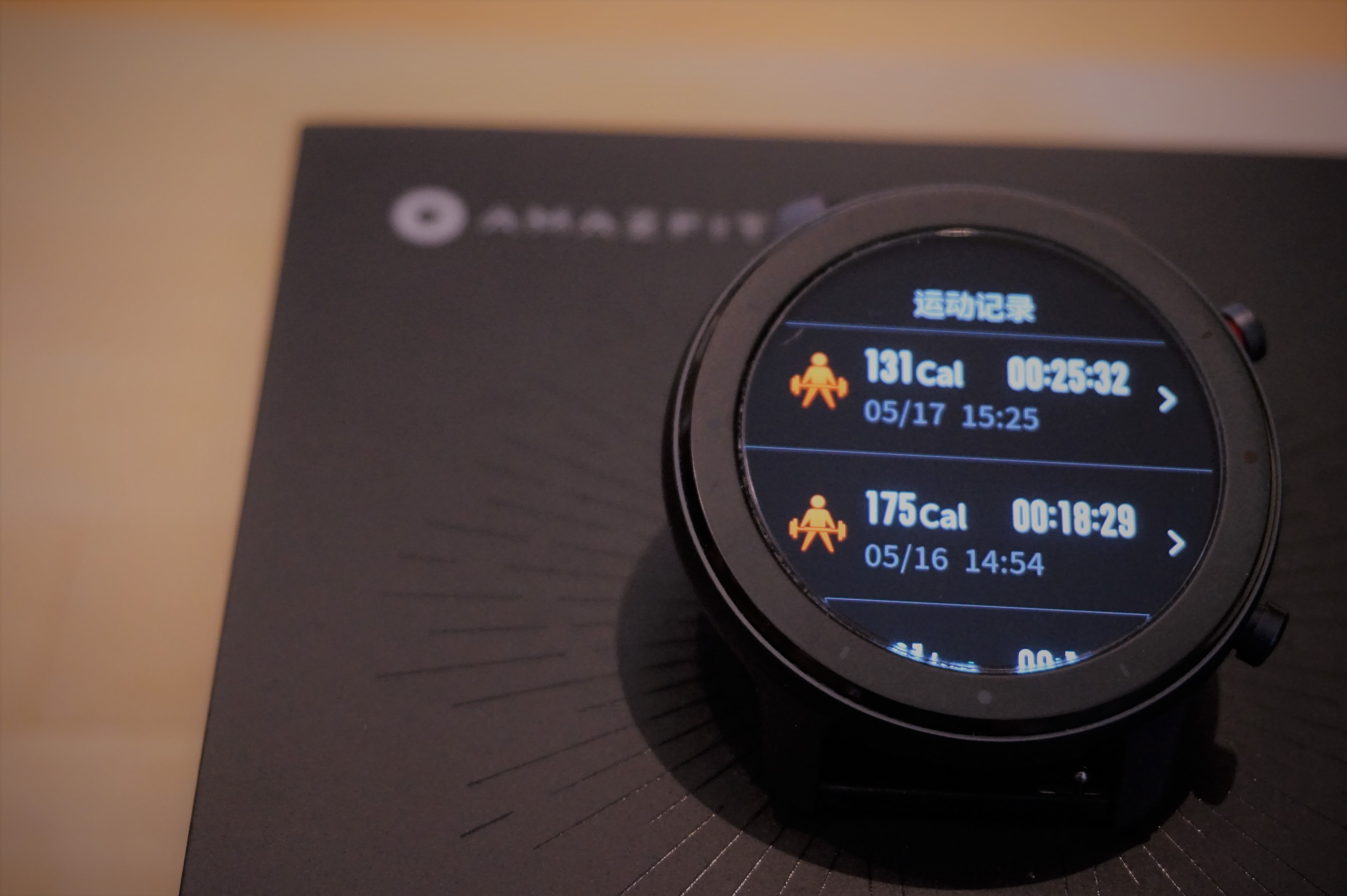 applewatch能和哪款手表相媲美,有了智能手表还要买智能手环