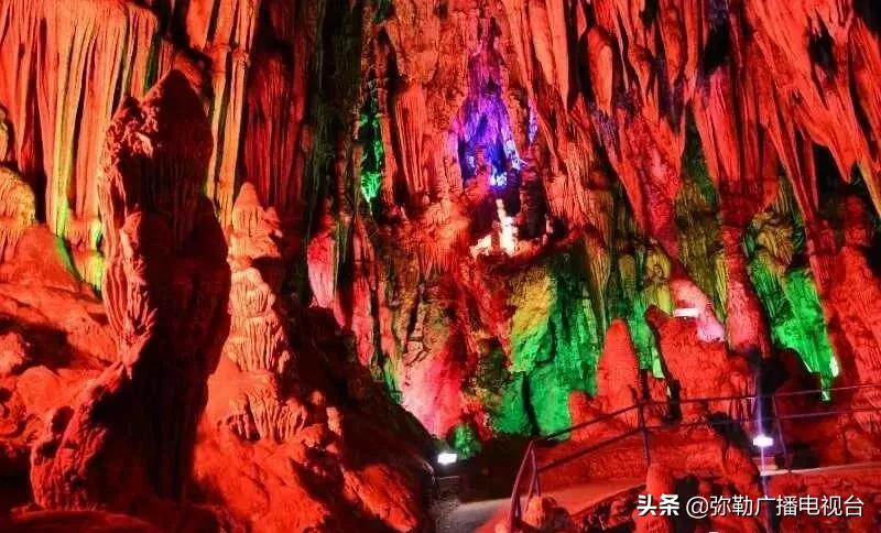 弥勒美食推荐离湖泉景区最近,弥勒五彩云池风景区