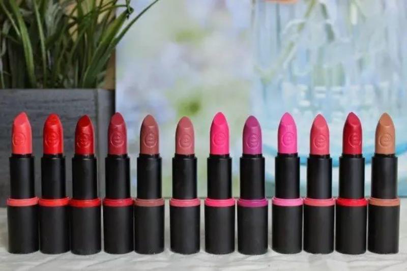 推荐一款不掉色又平价的口红,不吃土的口红色号推荐
