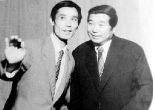 连登春晚24年现状,连登春晚8年走红后却回归家庭