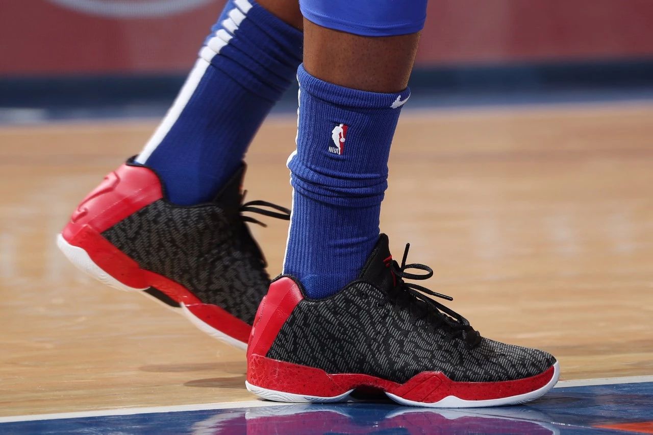 WEN赛场|鞋王上脚两大经典AJ,“Gators”和兔八哥你更爱哪个?