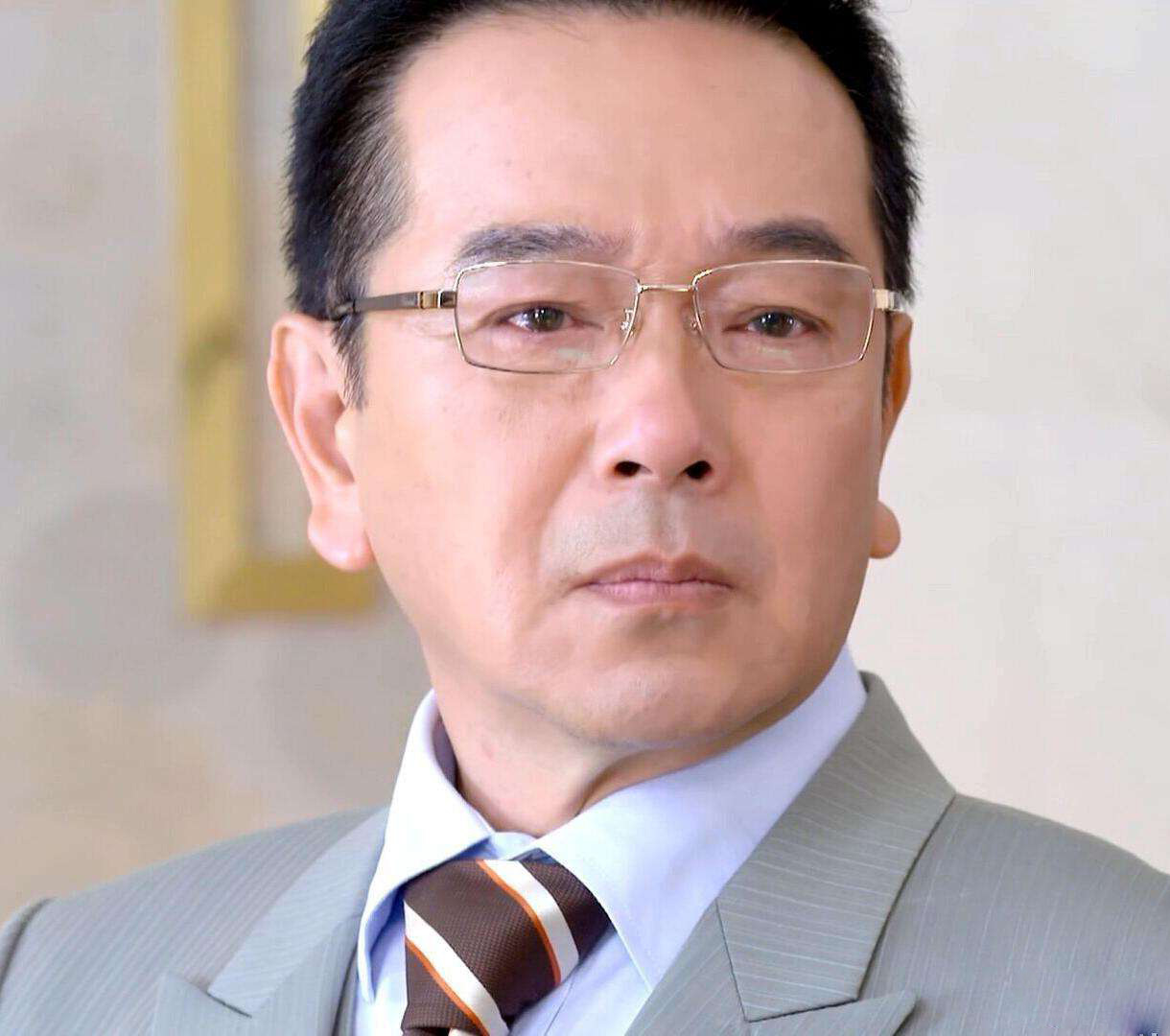 这七位影帝级别“爸爸专业户”年轻时的样子，你能认出来吗？