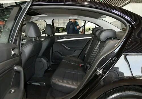 常年位居紧凑轿车销量榜首，2017款朗逸落地要多少钱？看完更有数