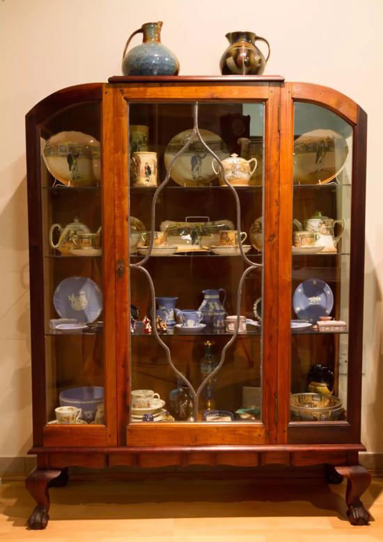 鐨囧鐨勫ア鍗庝笌灏婅吹,涓栫晫鐨囧寰$敤娓呭崟