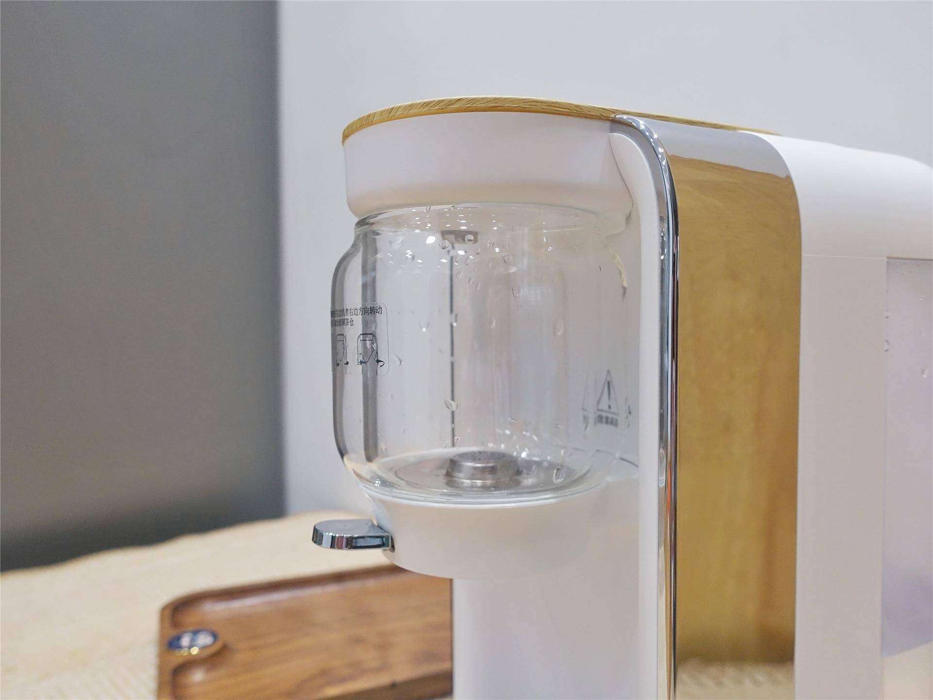 速热饮水机跟茶吧机哪个更实用,即热式茶饮机怎样使用