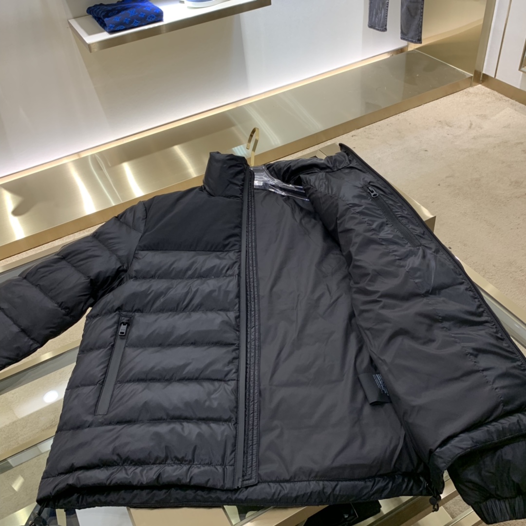 普拉达专卖店奢侈品衣服多少钱,普拉达奢侈品牌衣服