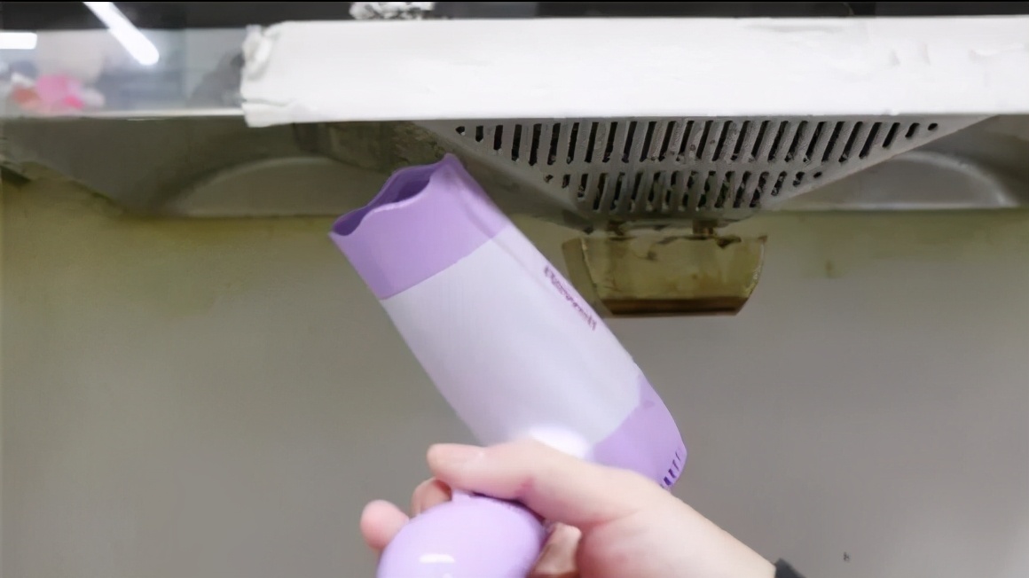 清理油烟机的污渍什么牌子好,厨房油烟机如何有效清理顽固污渍