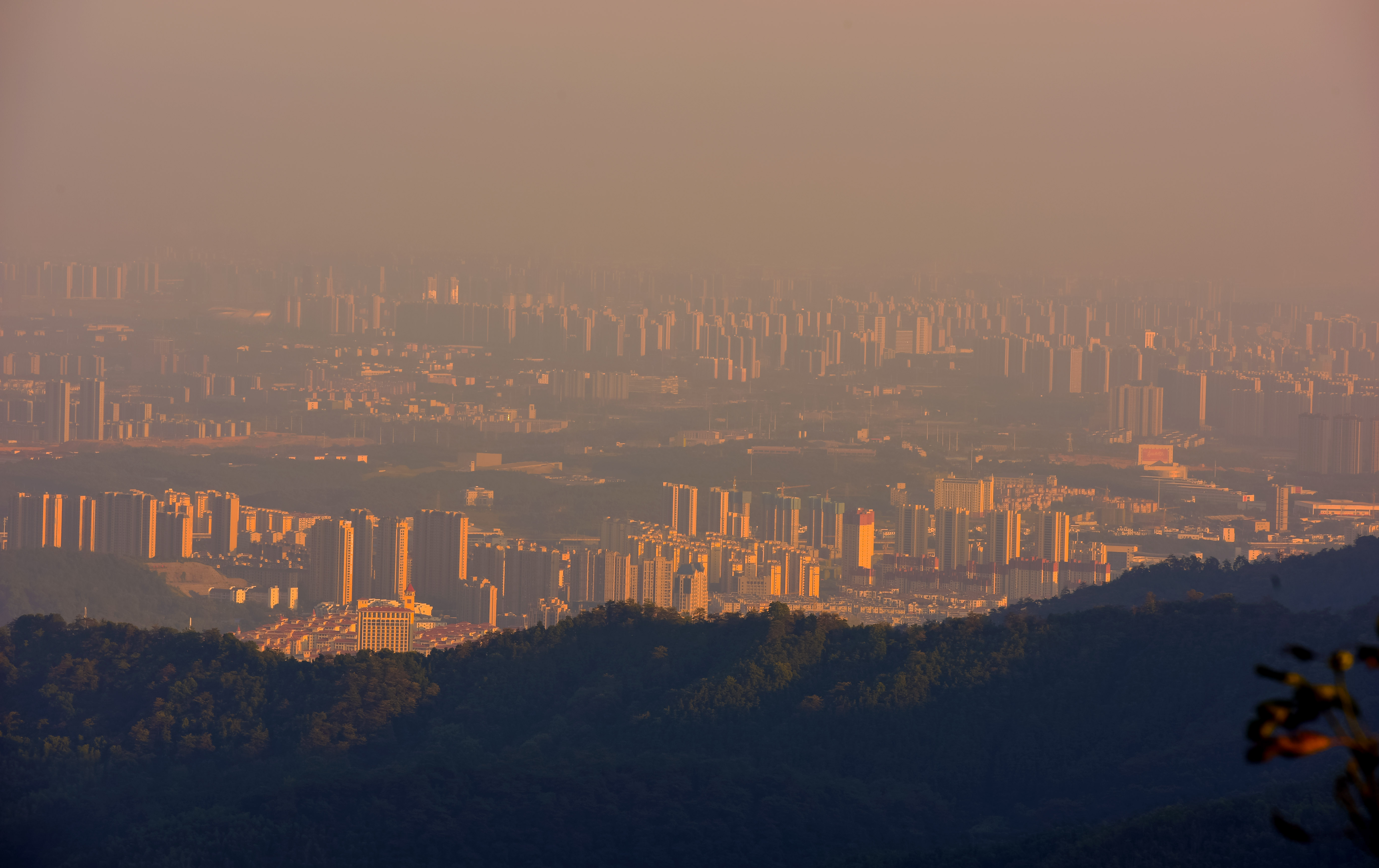 南昌梅岭主峰游玩,南昌梅岭山顶的风景