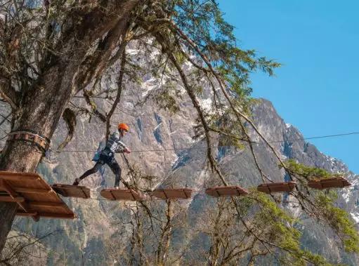 循着雪的方向，喇叭河颜值不输北欧，耍法多到让人尖叫