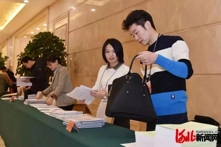 河北“*会两**时间”来了！代表委员今日抵石报到