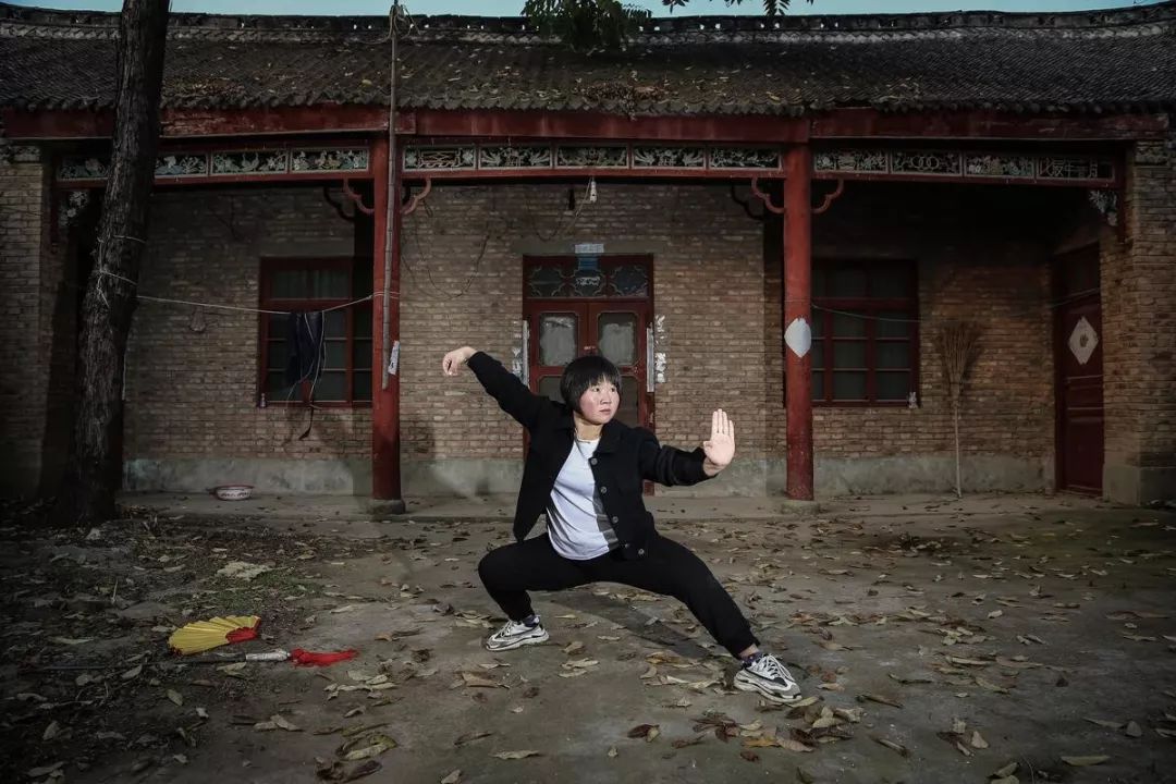 商丘90后女孩练武曾摔到鼻青脸肿，如今却成“全村不敢惹的女人”