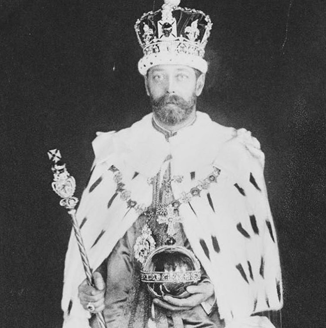 英国女王皇冠上的红宝石戒指,英国皇室戒指蓝宝石