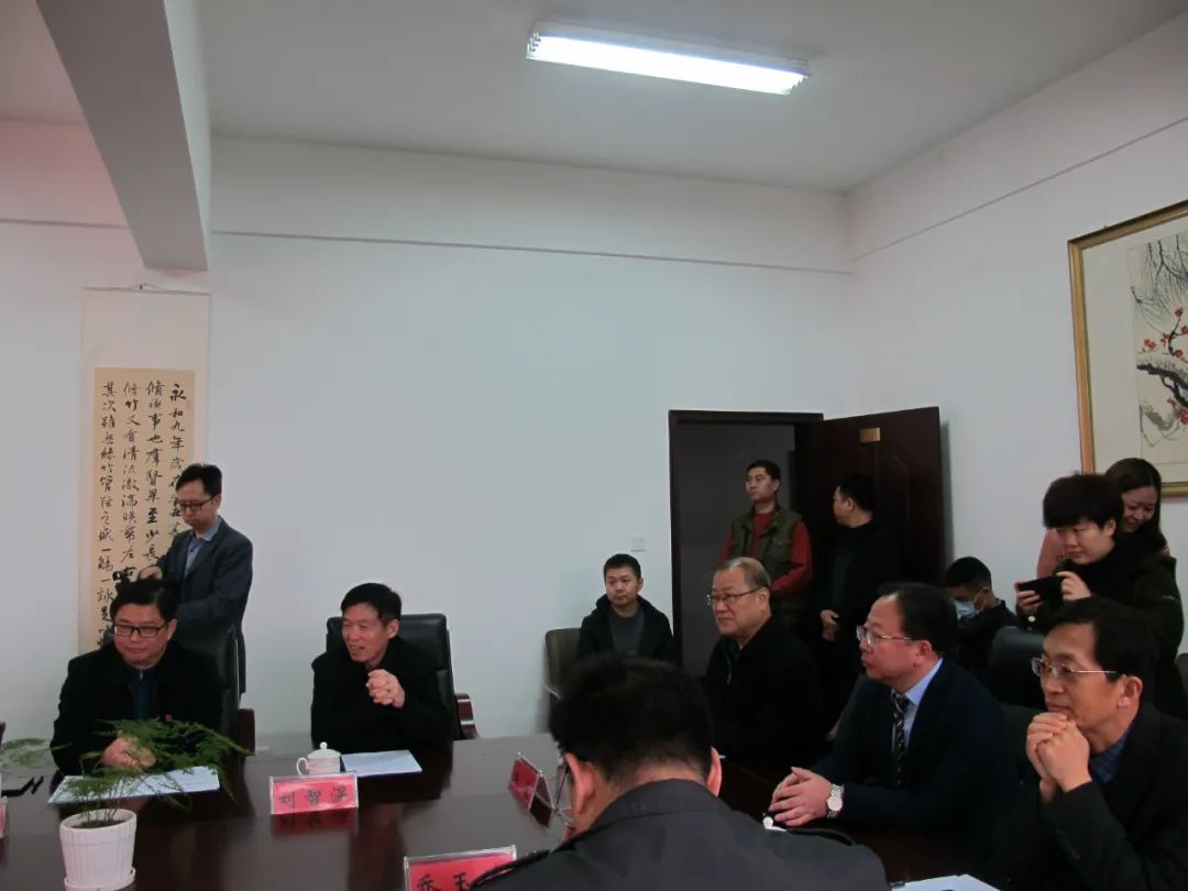 喜大普奔学校报道,喜大普奔公司