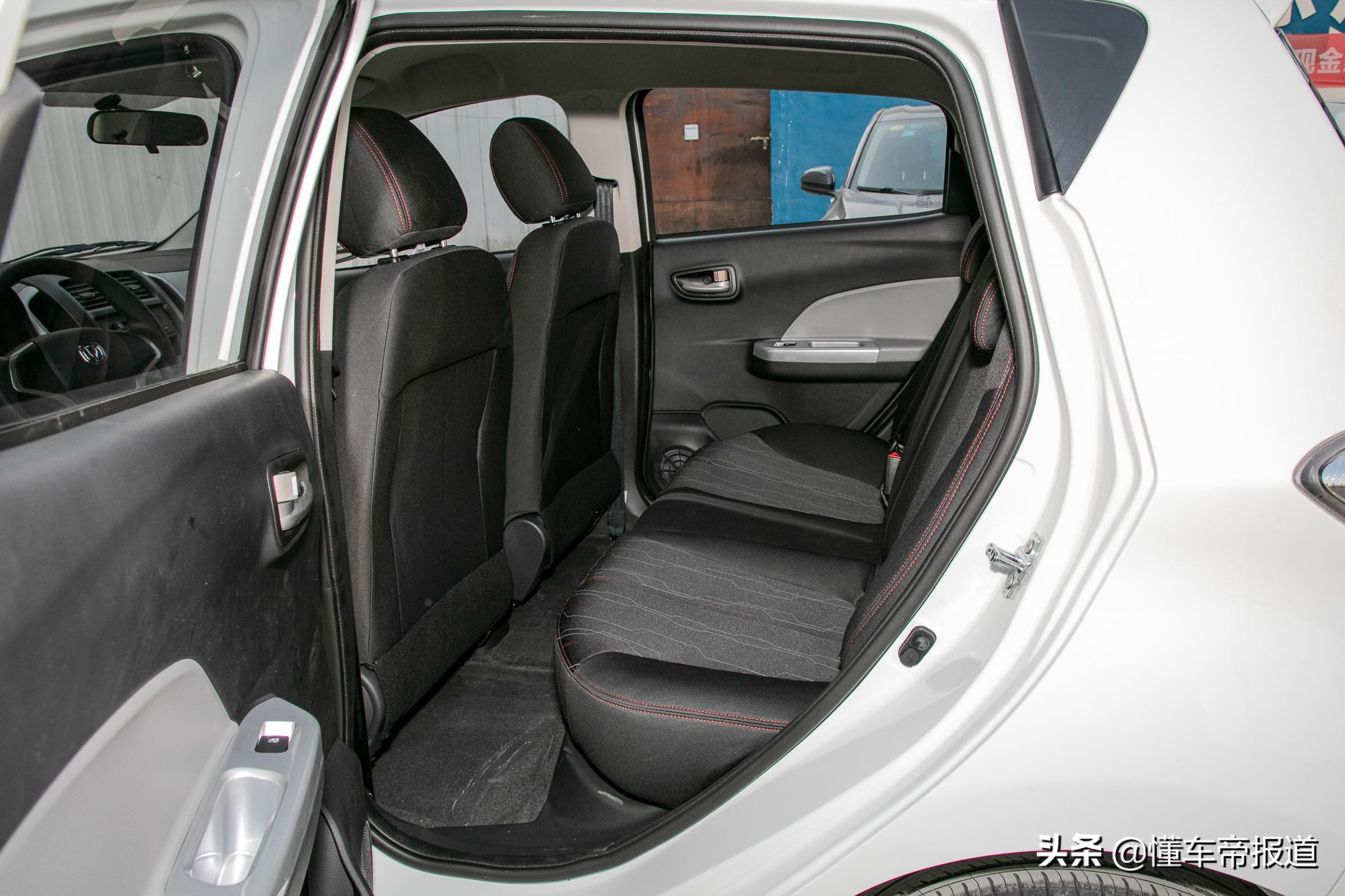 长安奔奔mini新能源2021款心动版,长安奔奔新能源和五菱宏光mini