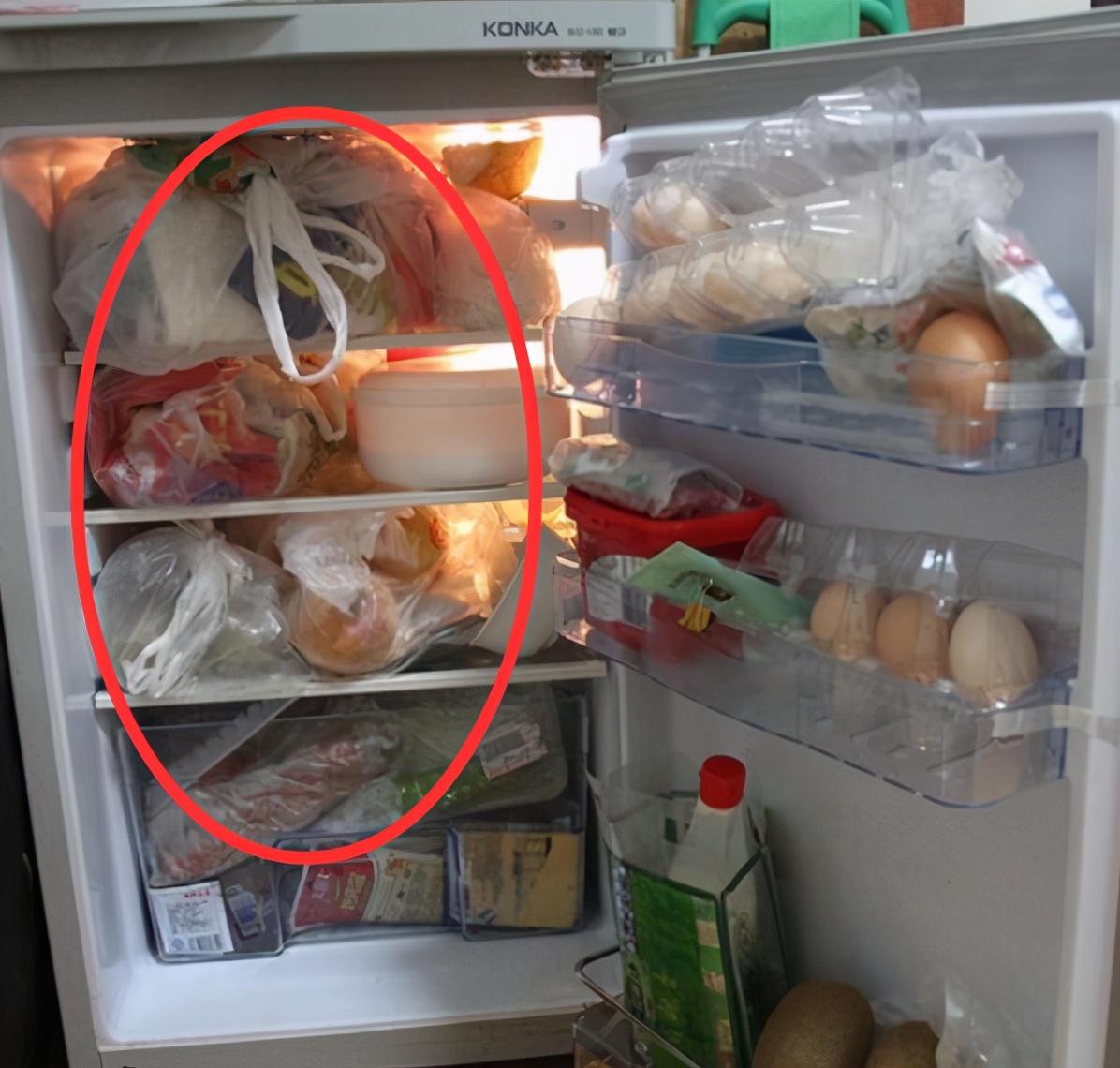 婆婆来家1天，冰箱塑料袋全部不见了，做法真高明，你们也学学