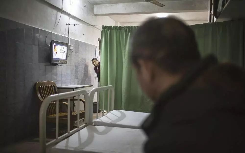 为什么我们居家隔离和别人不一样,我们为什么宅在家里