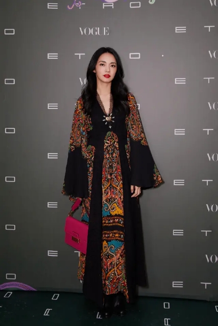 姚晨黑衣霸气,姚晨黑裙气场全开搞笑版