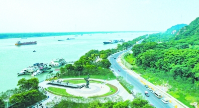 昔日废弃矿山今朝生态公园,炼油厂遗址公园