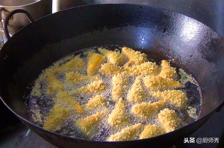 韭菜别只拿来包饺子,韭菜香菇饺子最好吃的做法