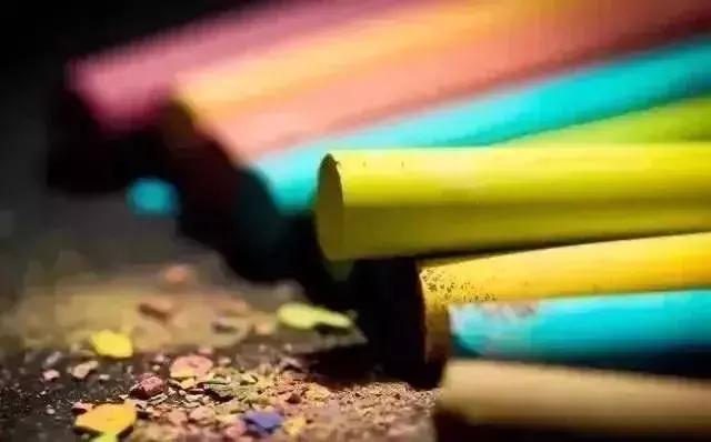 致敬最美老师的诗句,写给老师感谢师恩的诗