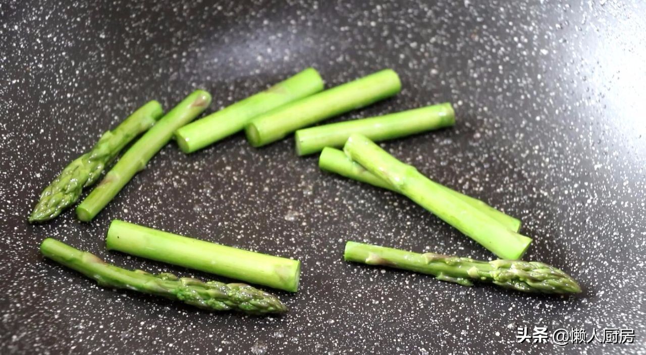 减肥如何煎鸡胸肉好吃,煎鸡胸肉跟水煮鸡胸肉