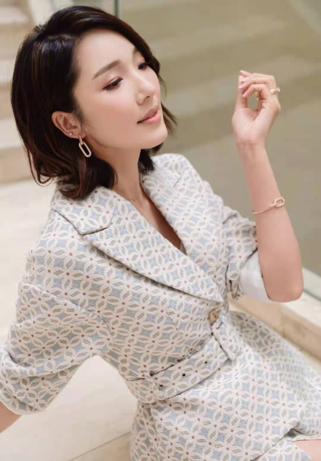 费尽心思追到的高颜值女友,王祖蓝是怎么出名的