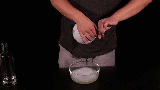 用管道疏通剂和铝箔纸自制氢气球,管道疏通剂做气球