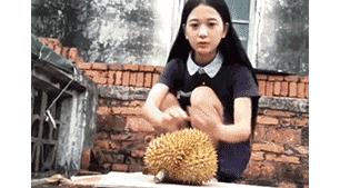 明明连对象都谈不了，你们却还说香蕉是老司机（菲李漫画）