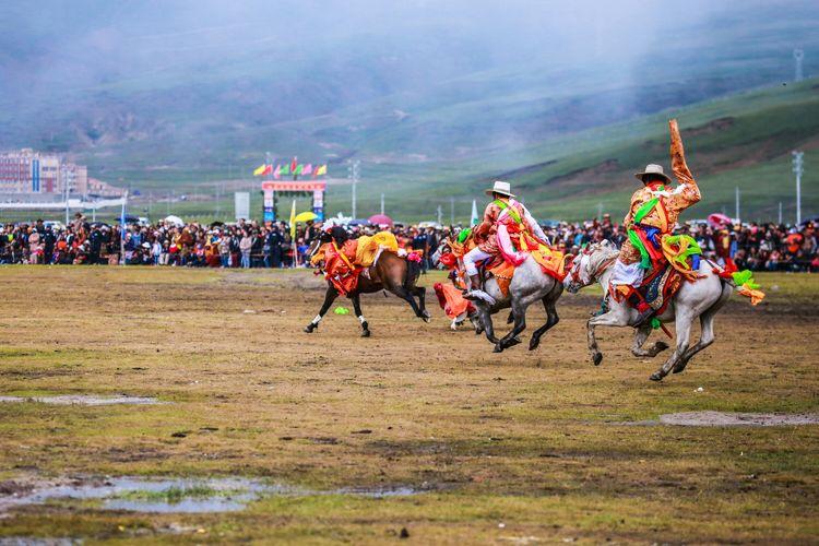 丁真和四川什么关系,丁真背后是谁