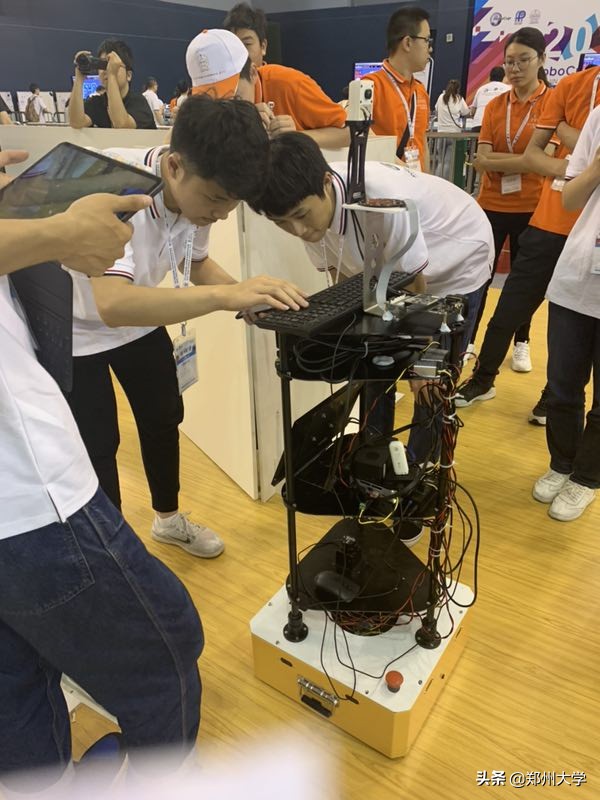 郑大世界冠军,郑大超世界纪录比赛现场