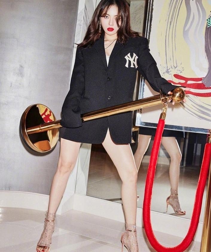 金泫雅黑黄鞋子,金泫雅最新机场同款鞋