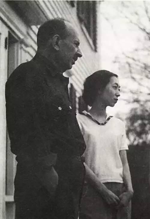 张爱玲嫁给65岁老作家贫寒度日,张爱玲为什么嫁给美国老头